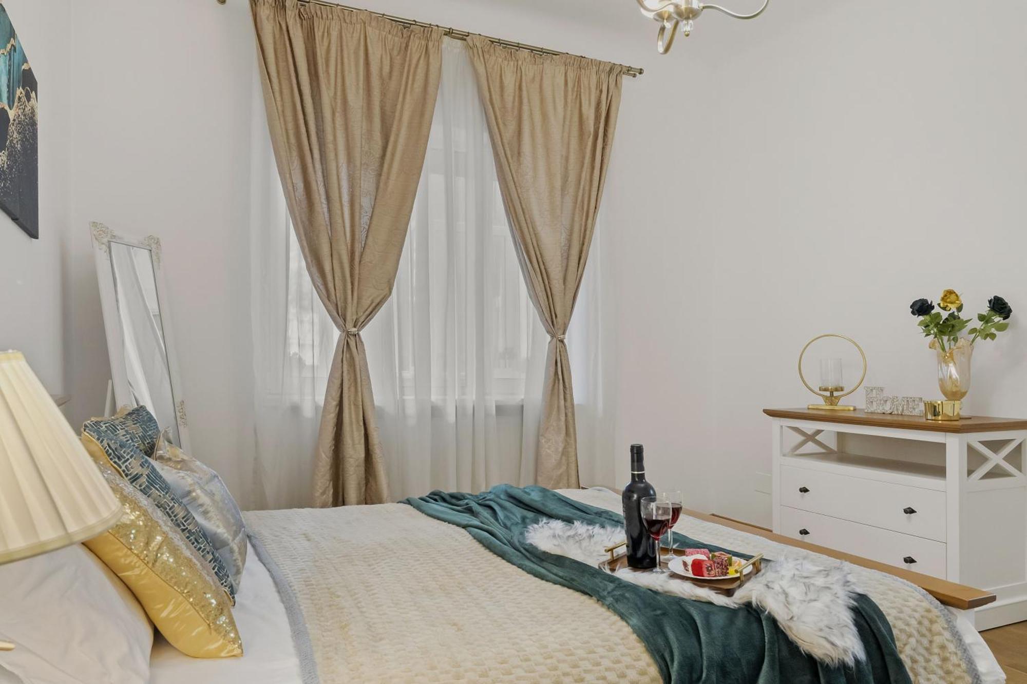 Sweet Luxury Three Rooms Apartment City Center Universitate Bukarest Kültér fotó