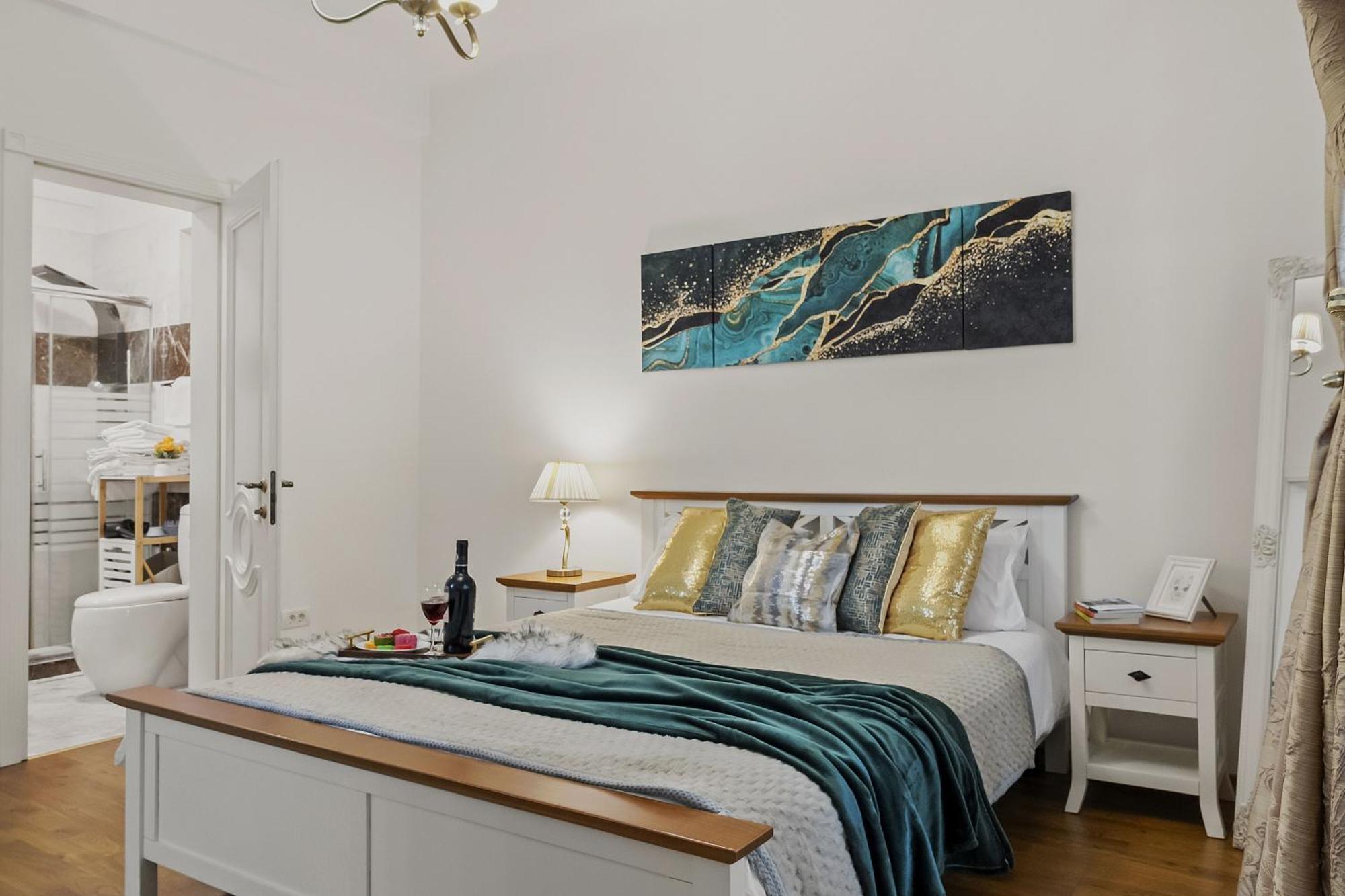 Sweet Luxury Three Rooms Apartment City Center Universitate Bukarest Kültér fotó