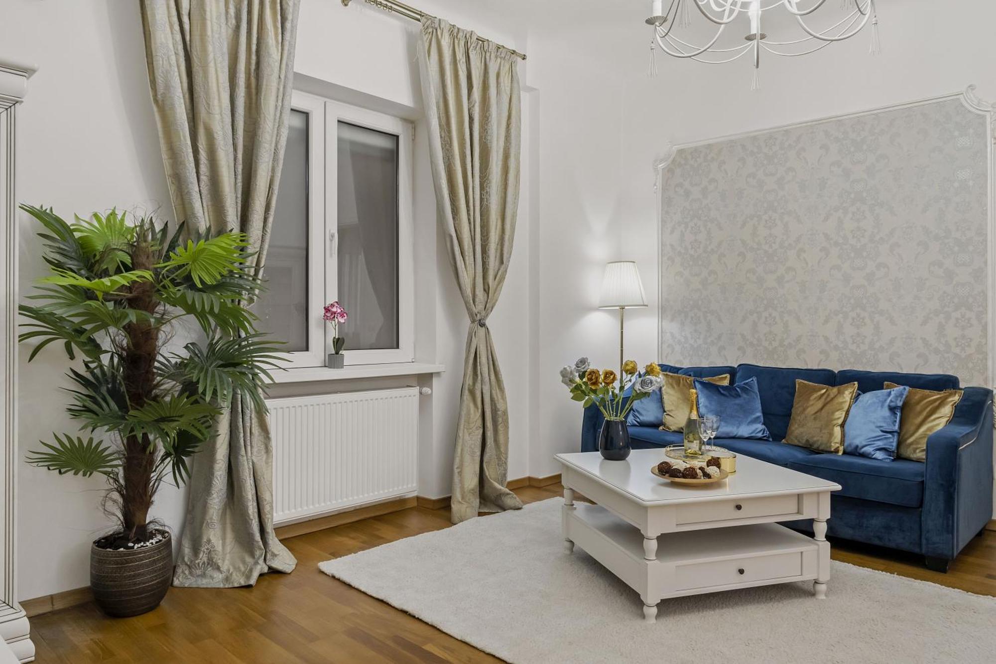 Sweet Luxury Three Rooms Apartment City Center Universitate Bukarest Kültér fotó
