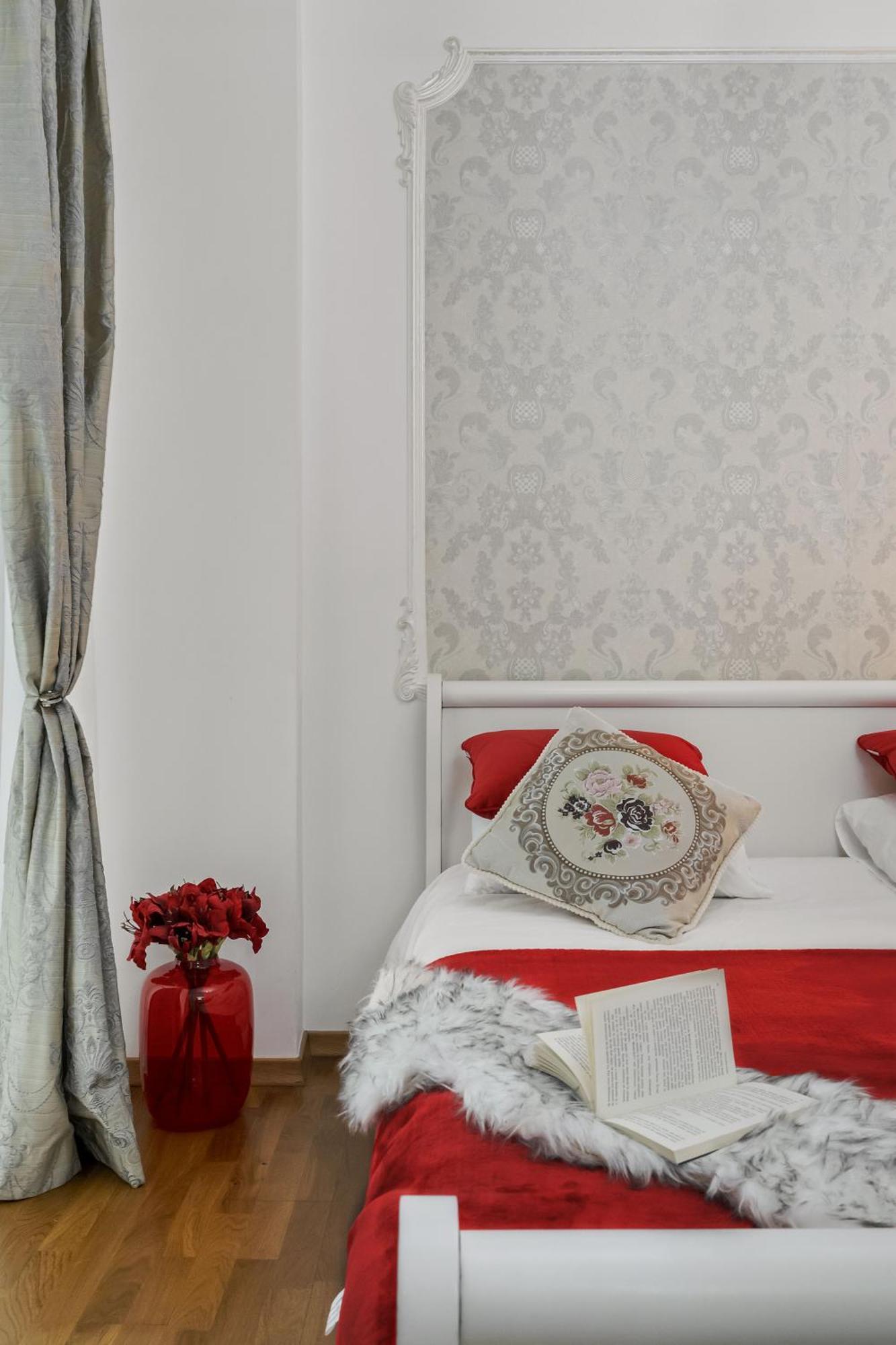 Sweet Luxury Three Rooms Apartment City Center Universitate Bukarest Kültér fotó