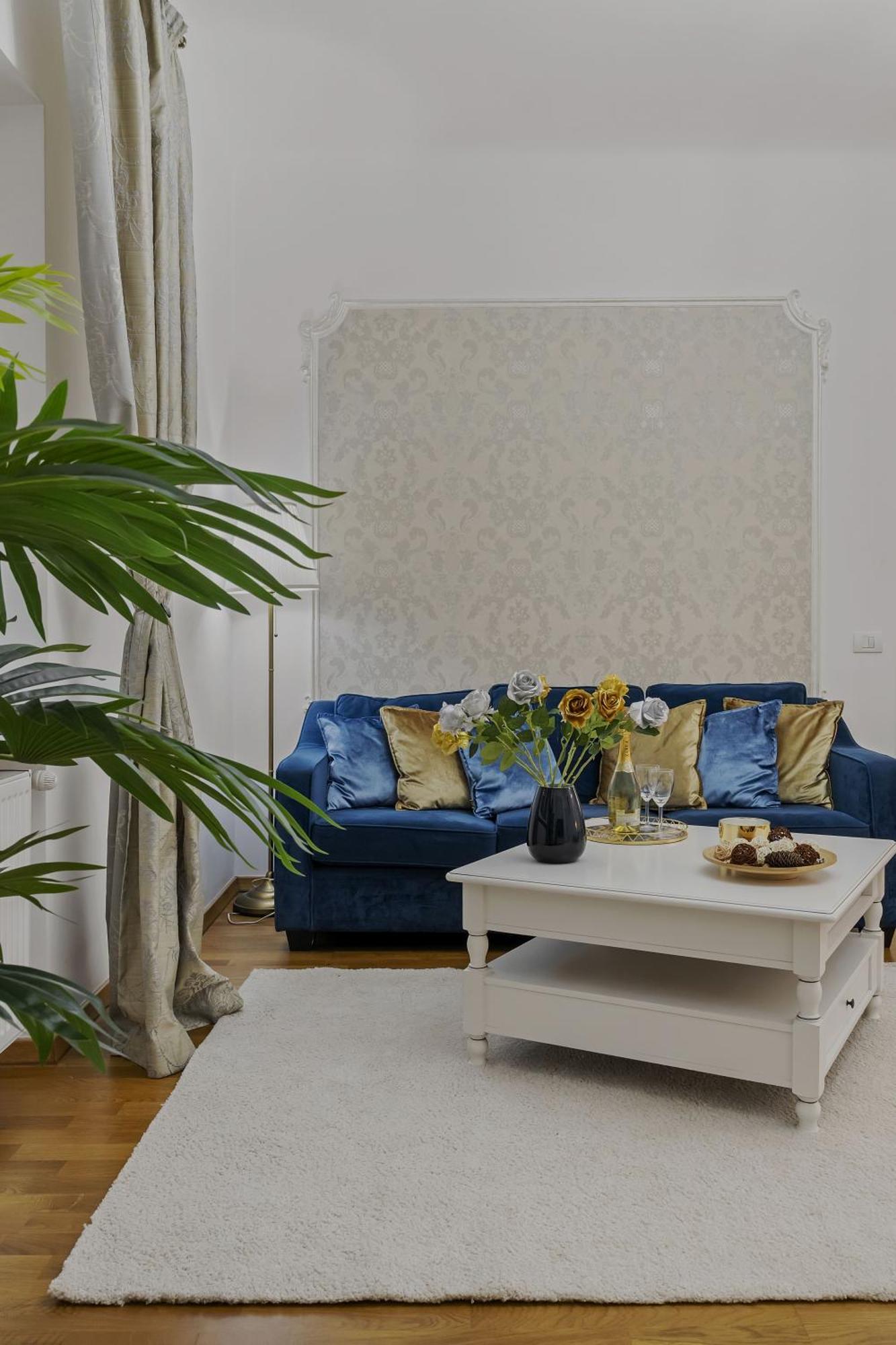 Sweet Luxury Three Rooms Apartment City Center Universitate Bukarest Kültér fotó