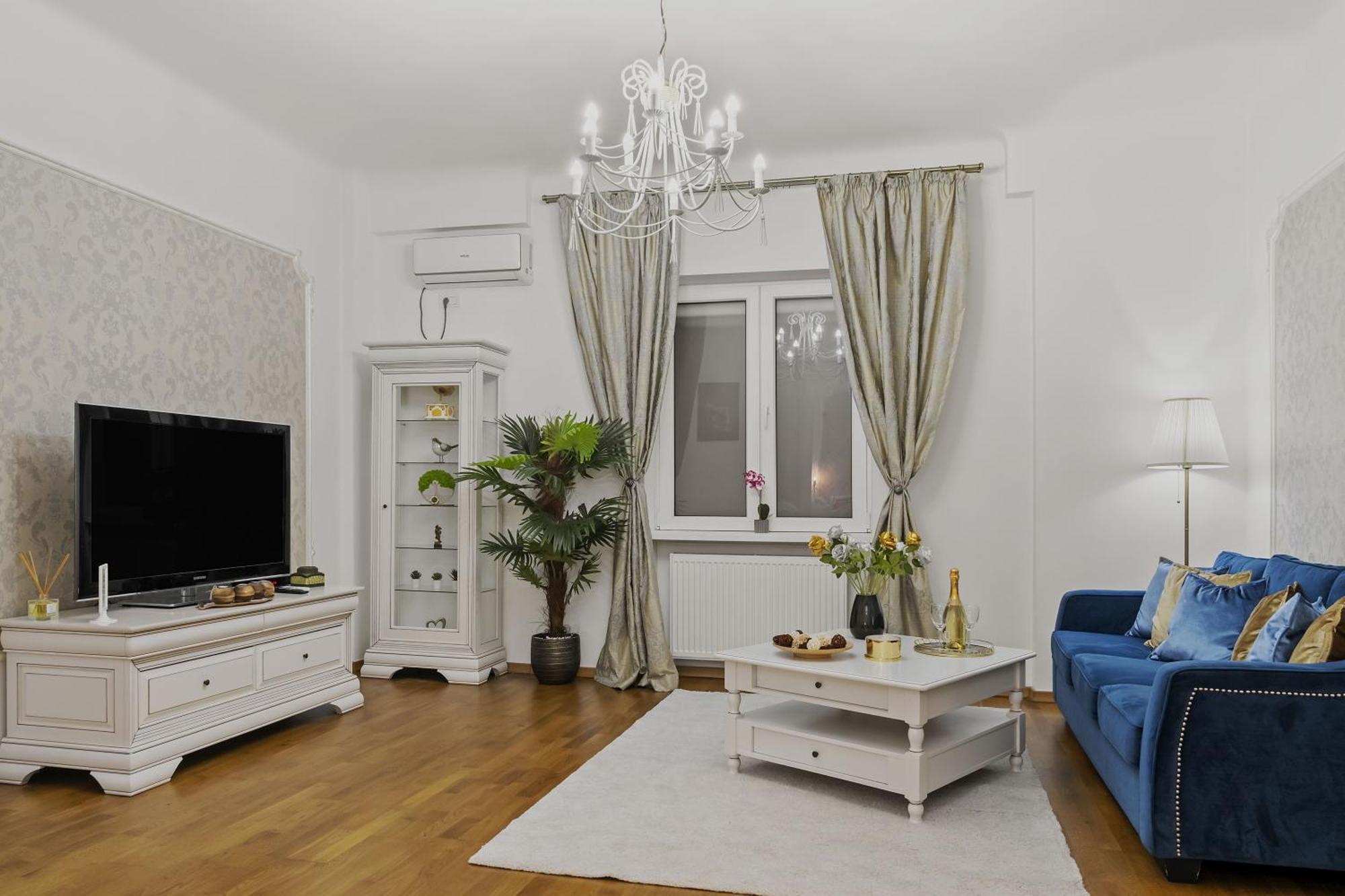 Sweet Luxury Three Rooms Apartment City Center Universitate Bukarest Kültér fotó
