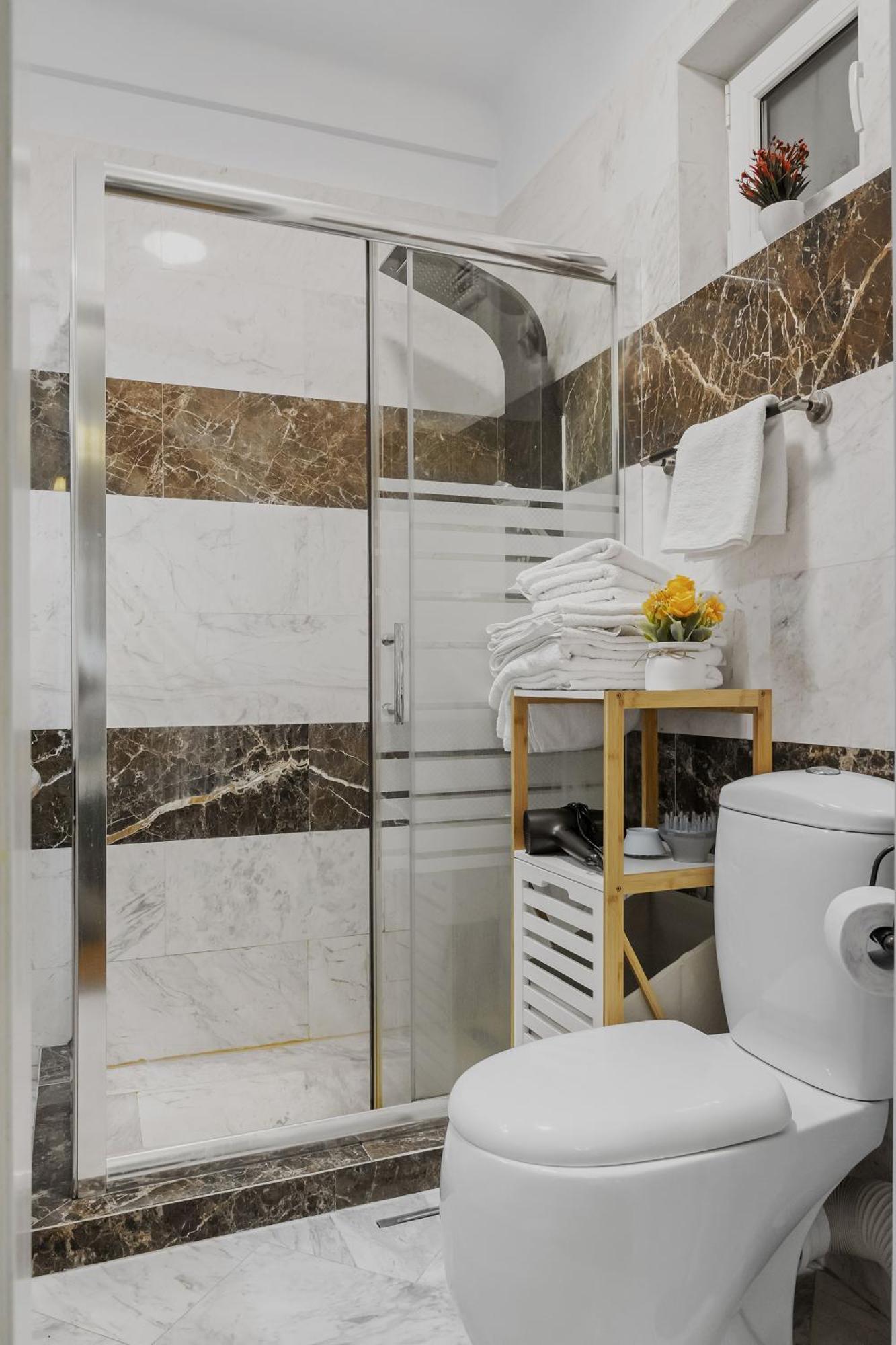 Sweet Luxury Three Rooms Apartment City Center Universitate Bukarest Kültér fotó